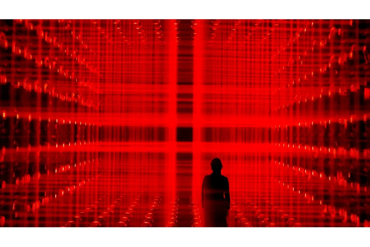 ▲チームラボ《Grid Space》©チームラボ