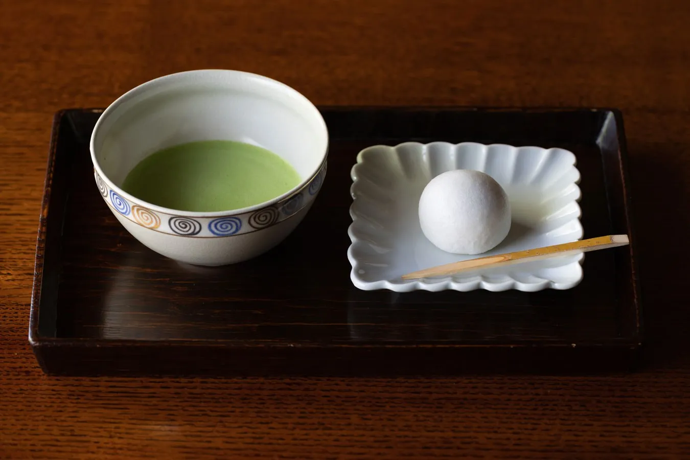 ▲「薄茶 明昔（お菓子セット）」（写真提供：一保堂茶舗 東京丸の内店 喫茶室 嘉木）