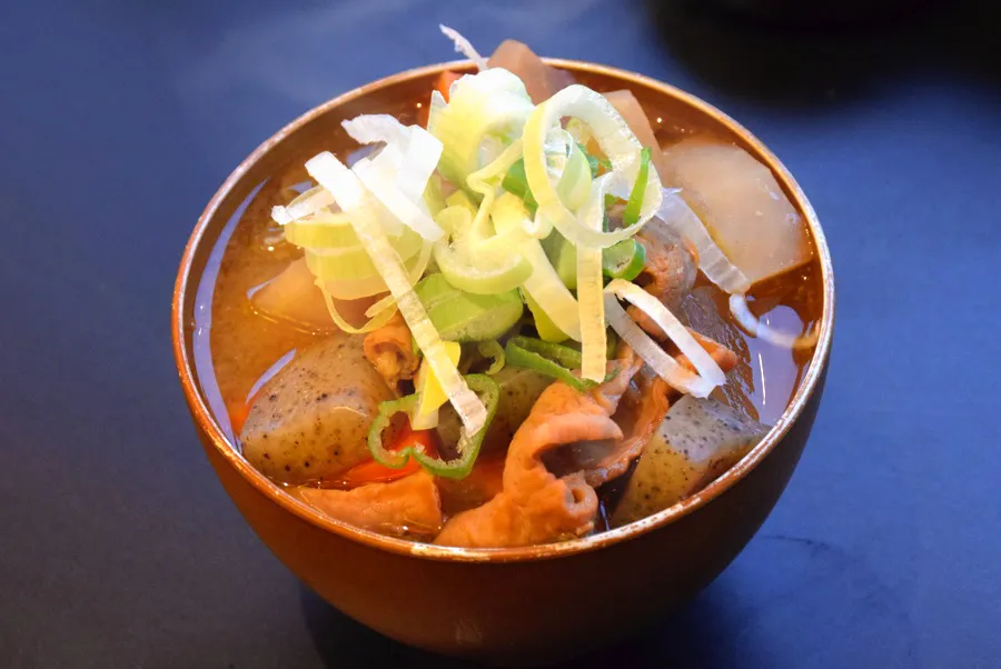 あったかトロトロのもつ煮食べ放題が480円！？生ビールも1円で飲めちゃう超コスパの「川崎酒場」を体験してきた