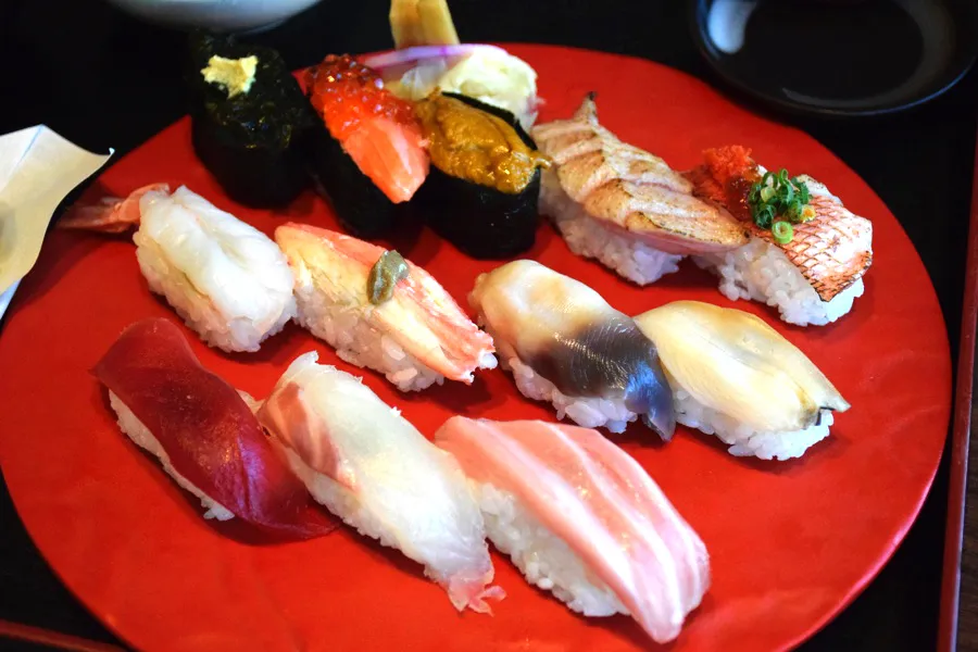 【大塚】ウニも中トロも！寿司「うみめし」食べ放題レポ