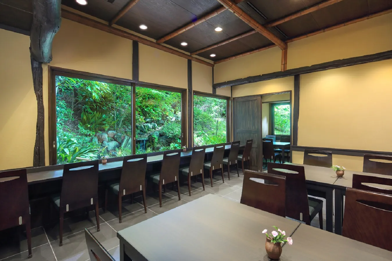 ▲明治24年創業の老舗料亭「菊水楼」。その創業当初から会席の一部として人気のうなぎ料理を東京でも堪能できる
