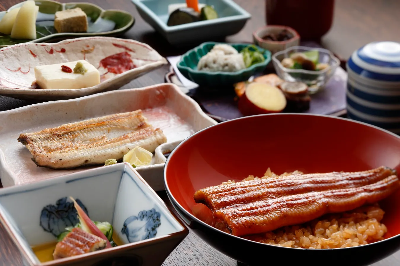 ▲ホテル椿山荘東京オリジナルメニュー「うなぎづくしコース」（12,100円）