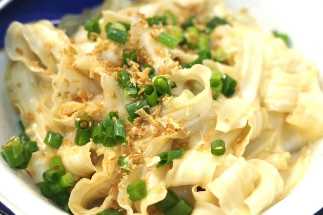 ▲「葱油拌麺（葱油混ぜ麺）」（690円）　写真提供：シーシートーキョー XIXI TOKYO 嘻嘻東京