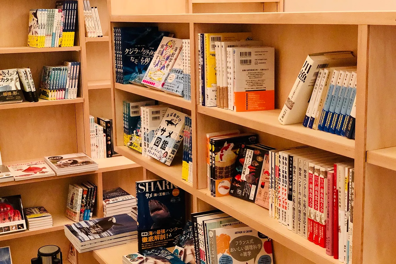 魚に特化した「SAKANA BOOKS」が新宿区にオープン_442785