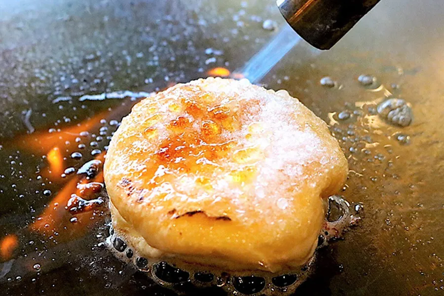 あの「八天堂」のくりーむパンをバターで焼く！？“悪魔級”においしい全国でココだけの限定スイーツ