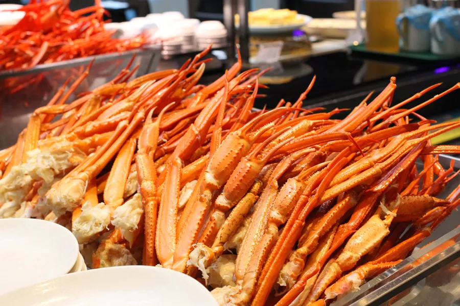 【体験レポ】デートにオススメ！品川プリンスホテルの「カニ食べ放題」ランチブッフェ