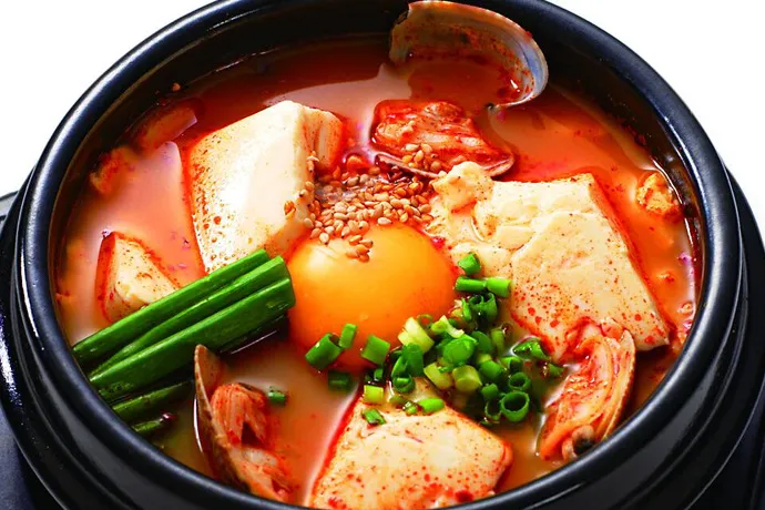 ピリ辛で体の芯までホカホカ♪ 都内で絶品スンドゥブが味わえる3店