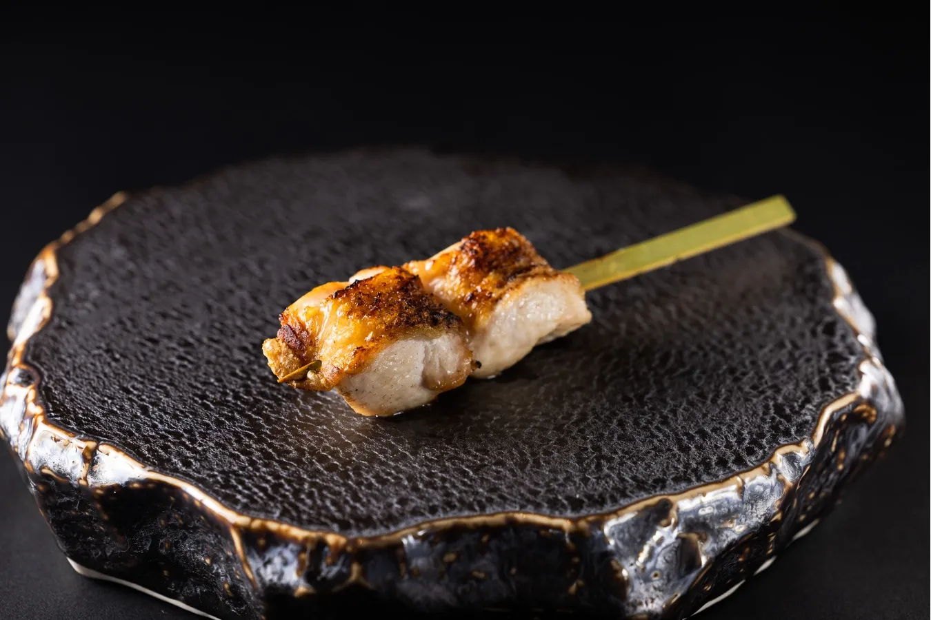中国料理の名店が手掛ける「銀座 焼き鳥 桃の木」オープン!極上の地鶏を使用した串を提供