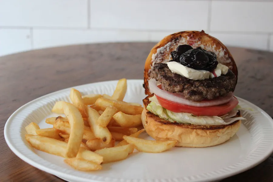【恵比寿】ひとりでも絶品バーガーを堪能できるカフェランチ