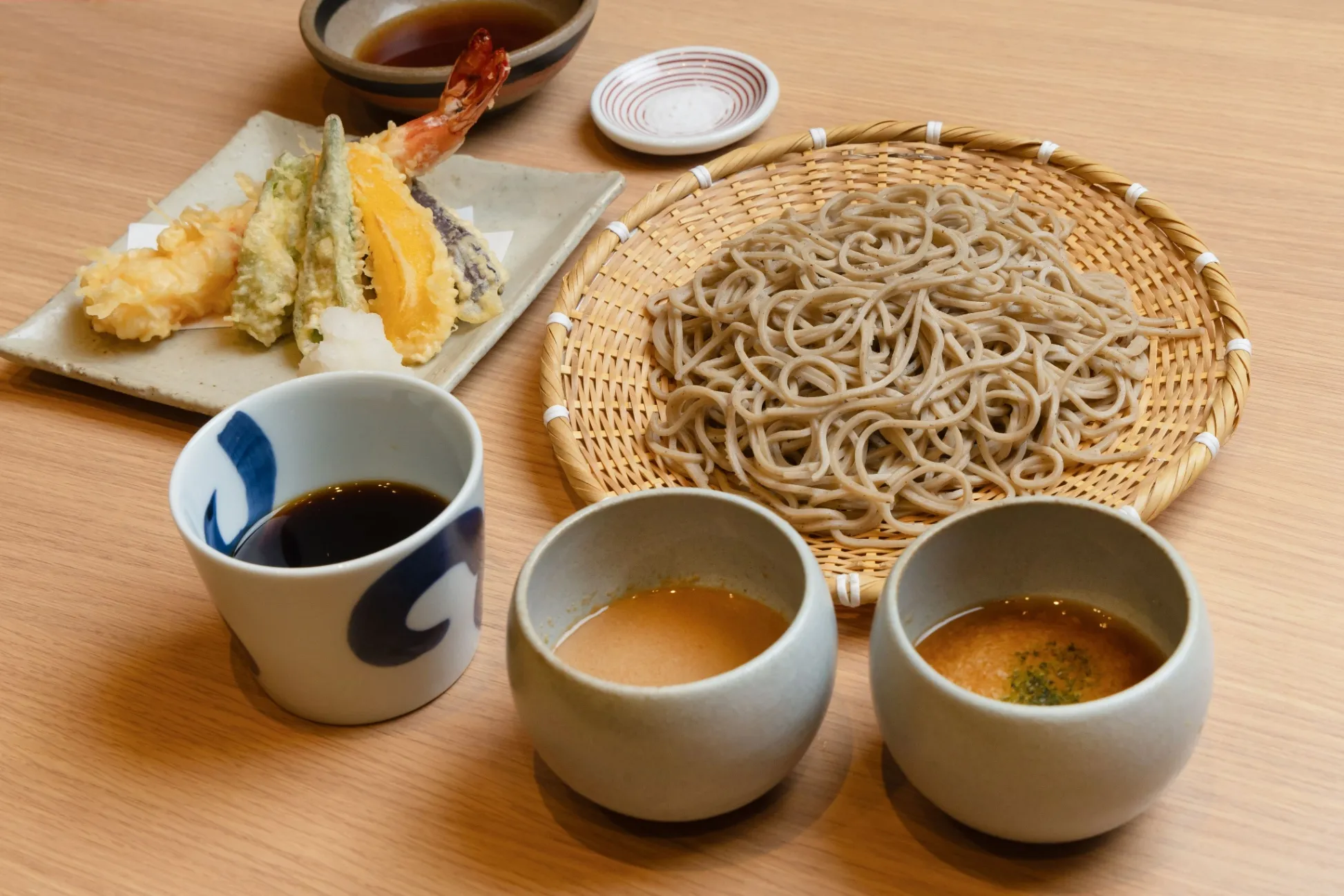店内石臼挽きのこだわり蕎麦が楽しめる！「そと一」東京ミッドタウン