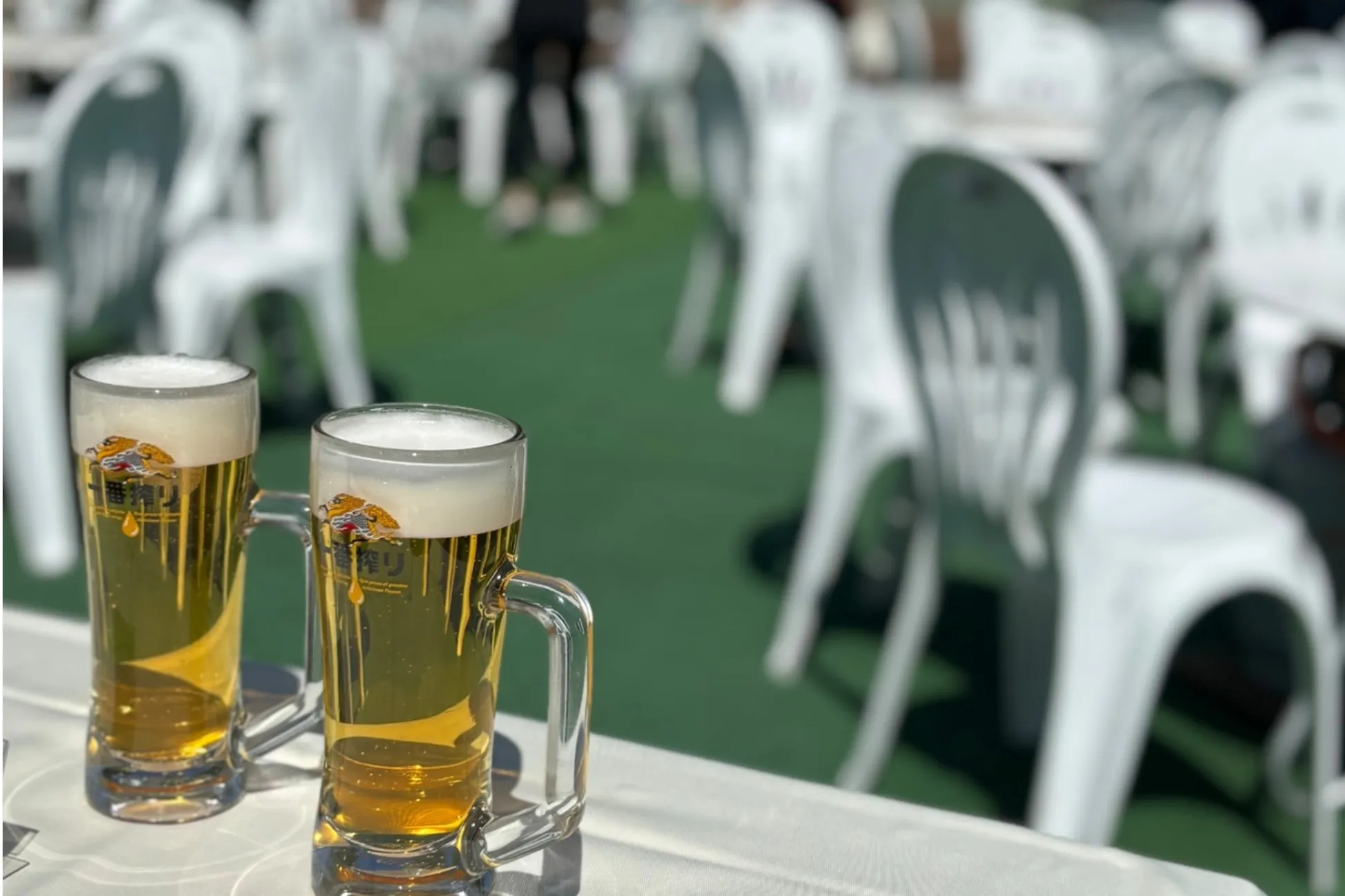 キンキンに冷えたビールで乾杯！明治神宮外苑「森のビアガーデン」