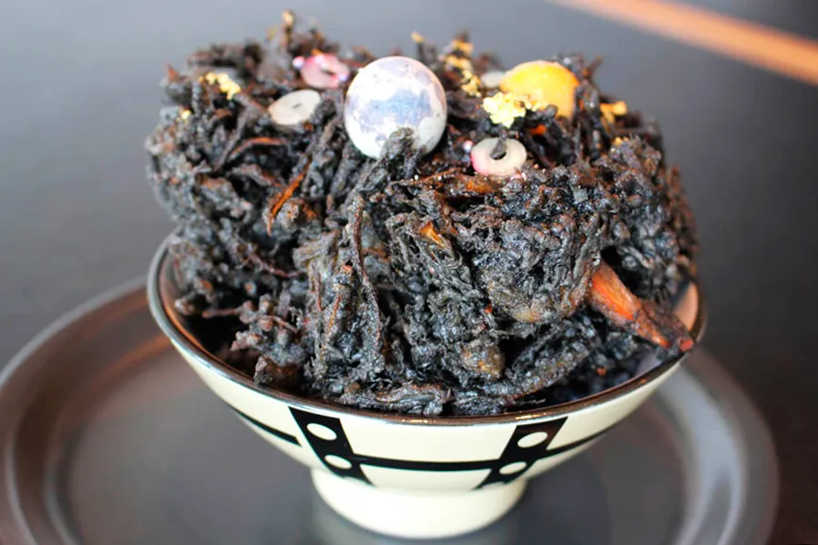 9/12は宇宙の日】ブラックホール級に黒いかきあげ丼と宇宙空間