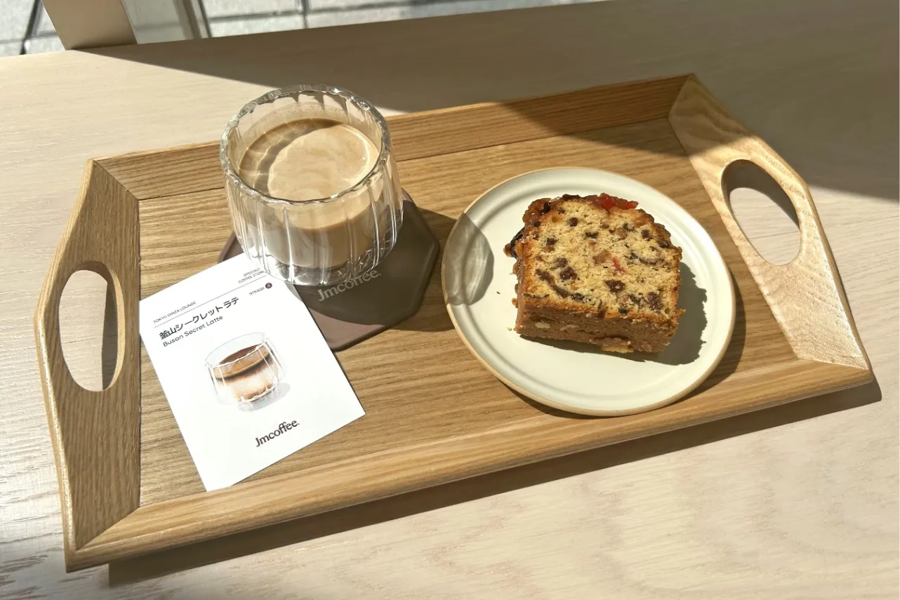 ▲左から「釜山シークレットラテ」「フルーツパウンドケーキ」
