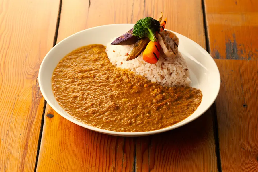 (PR)横浜駅直結の「カレー天国」を発見！野菜たっぷり系に老舗の激辛etc.「ジョイナス」で食べたい夏カレー9選