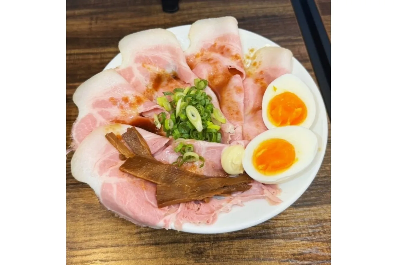 ▲「低温調理10時間の肉丼」