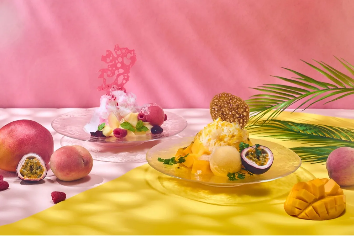 ▲左から「ジューシーピーチ&ラズベリーかき氷」「ジューシーマンゴー&パッションフルーツかき氷」