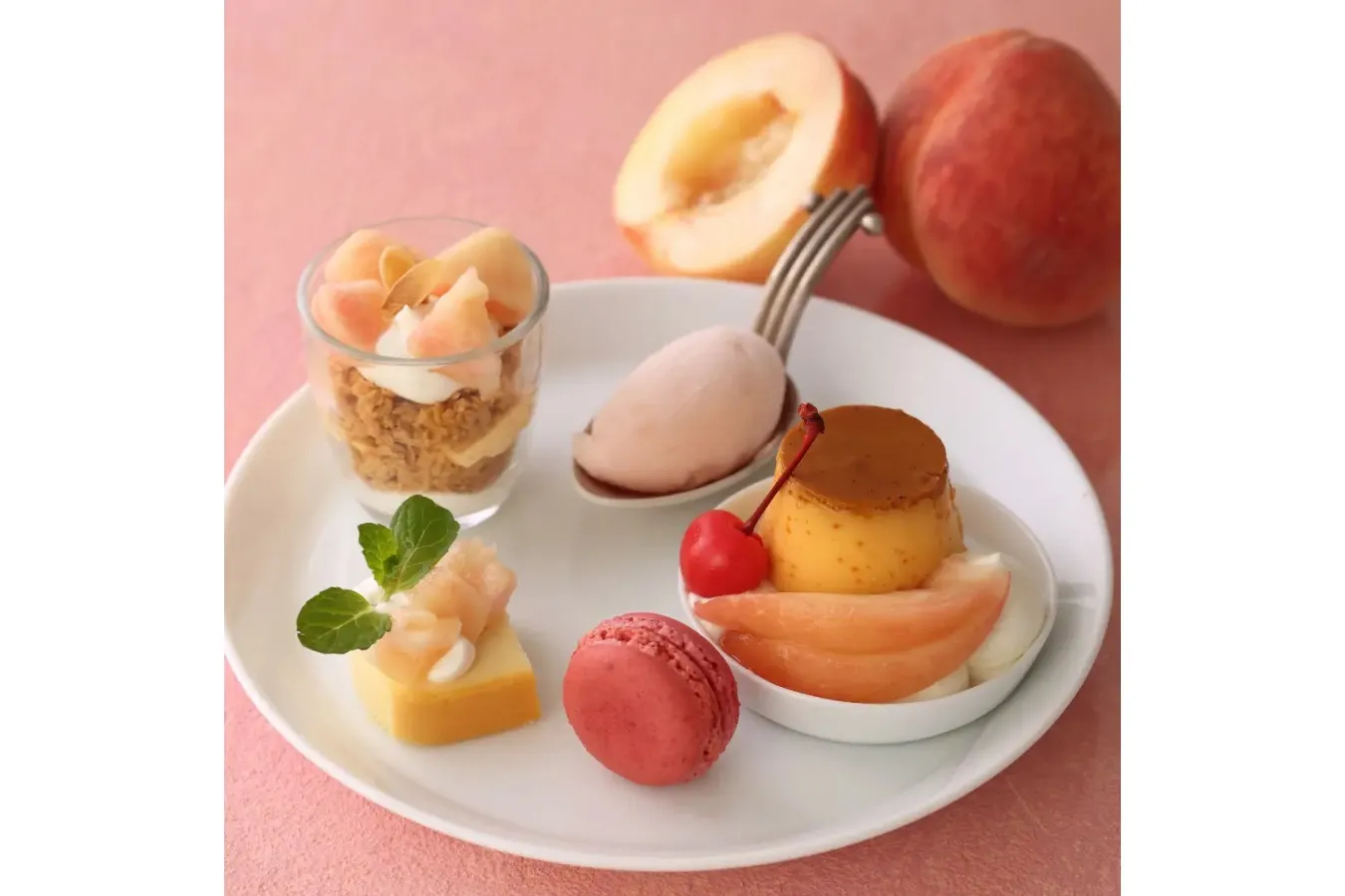 【キハチ 青山本店】甘く芳醇な桃を楽しむアフタヌーンティーが登場!_2594222