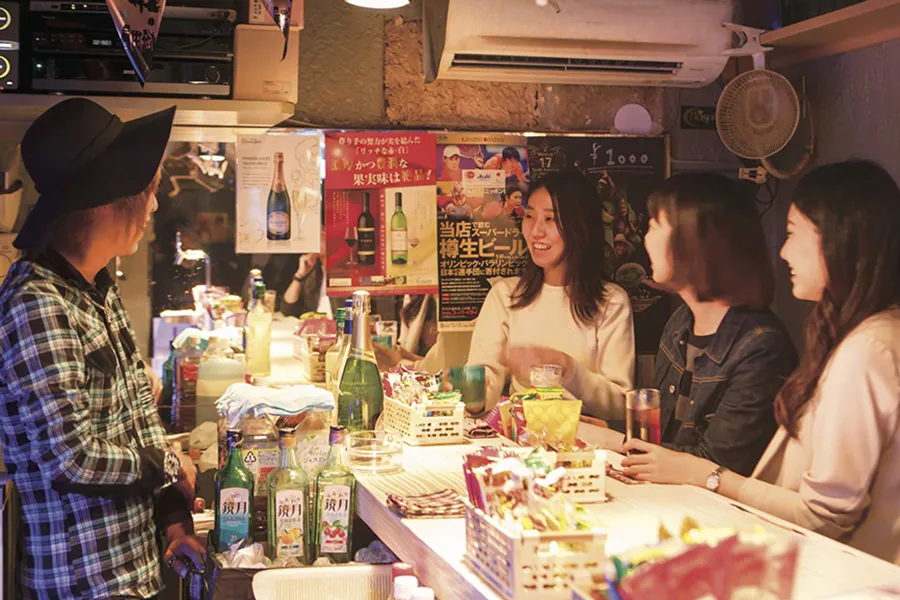 「どんだけ～」の有名ゲイバーから初上陸ピザまで！新宿で盛り上がるクリスマス女子会プラン