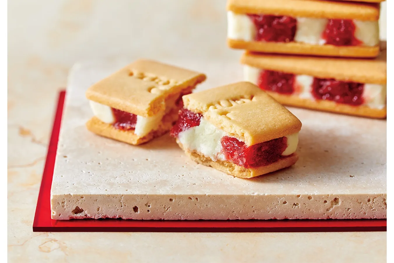 ▲「いちごミルクサンド」