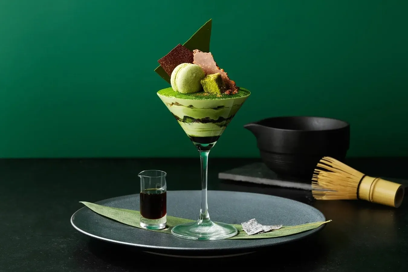 ▲「宇治抹茶パフェ 黒蜜・塩昆布添え」