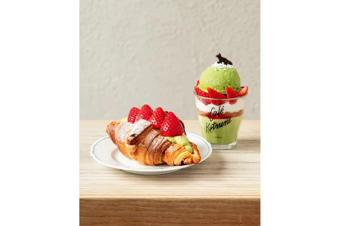 ▲右から「抹茶ストロベリープリン」「抹茶クリームクロワッサン」