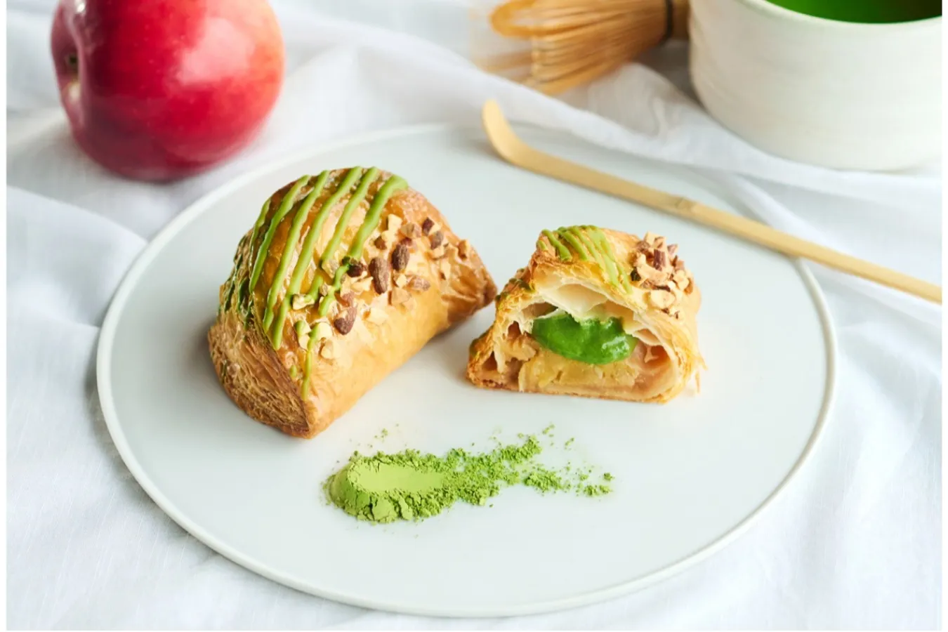 ▲「焼きたてカスタードアップルパイ 天竜抹茶」