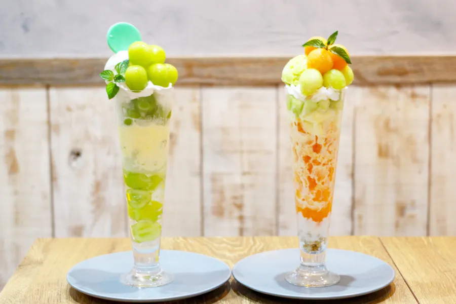 高田馬場にこんなにかわいい穴場カフェが！？人気カフェのフルーツたっぷりパフェがたまらない！