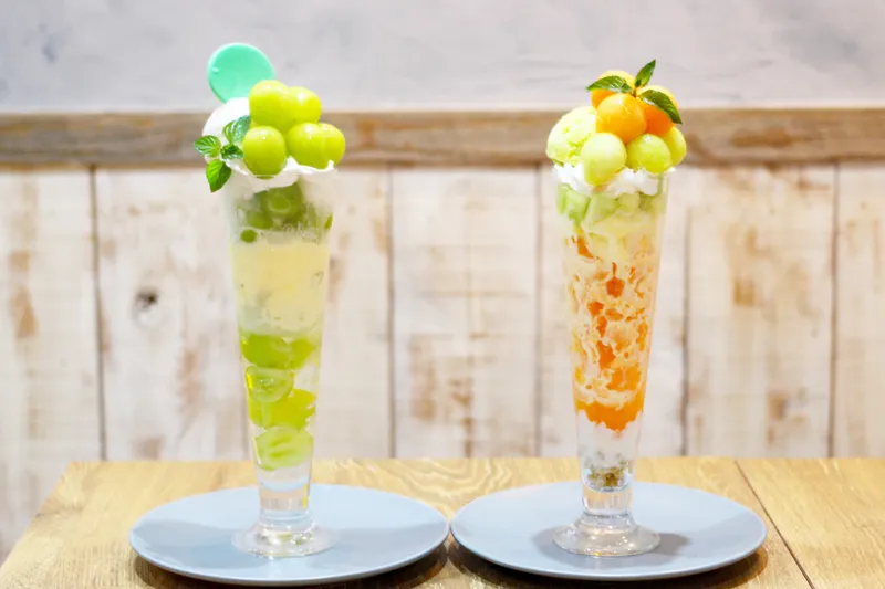 高田馬場にこんなにかわいい穴場カフェが！？人気カフェのフルーツたっぷりパフェがたまらない！