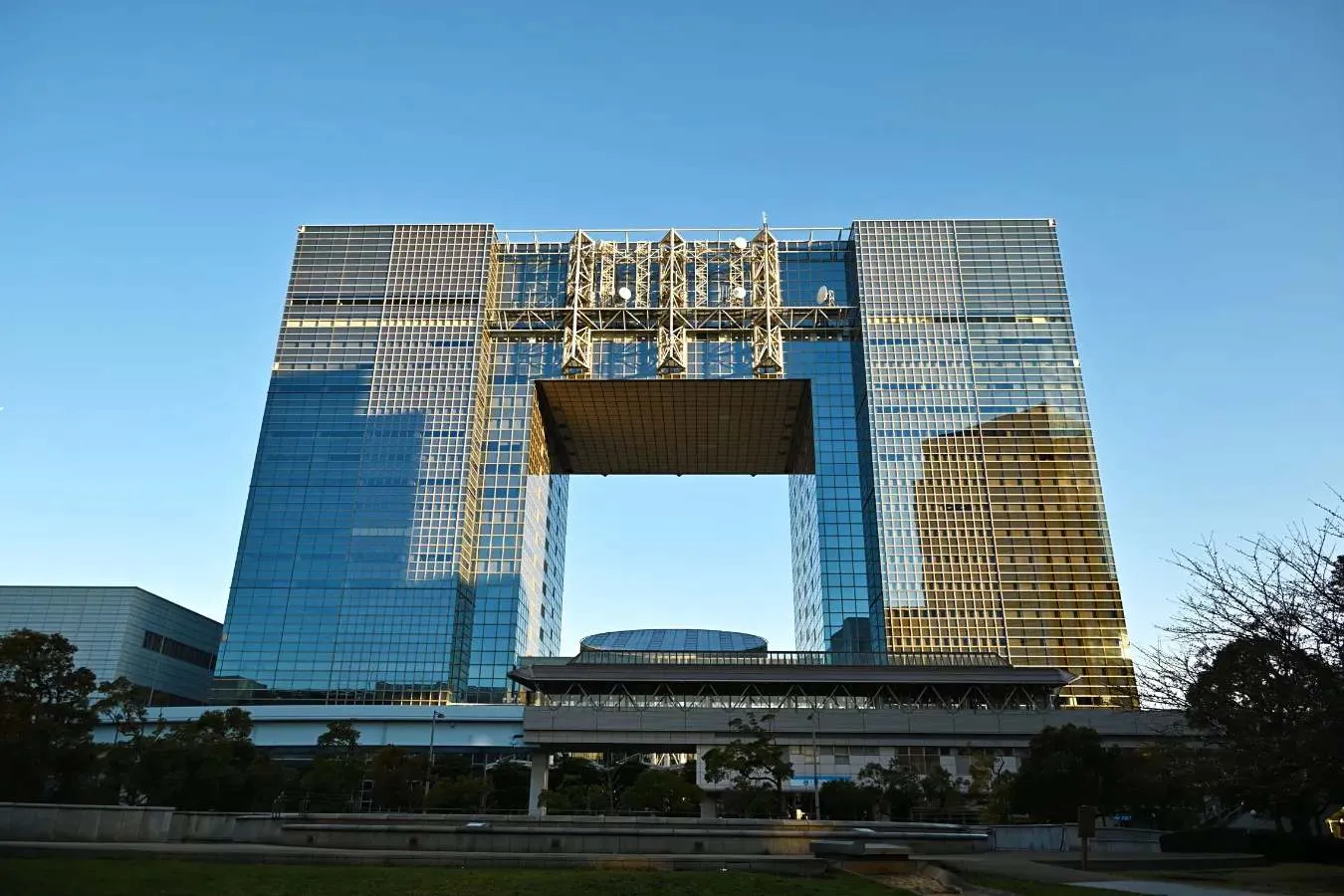 ▲テレコムセンター外観