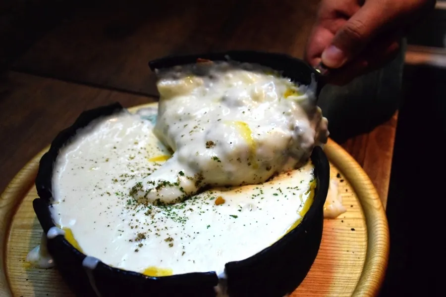 【東京】食べ放題からスゴイ肉まで!?注目チーズ料理15選
