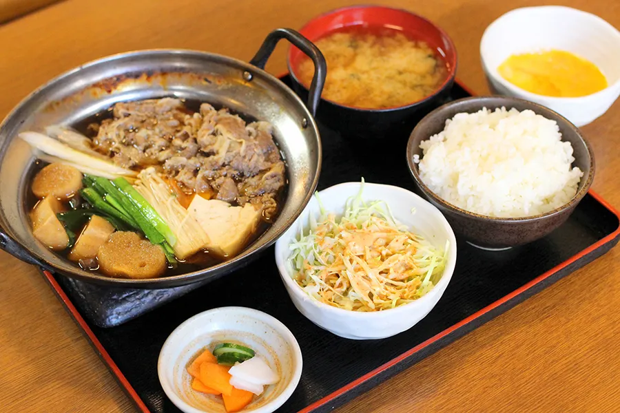 【新宿】ステーキ、すき焼きも500円台！？激安お一人様ランチ4選