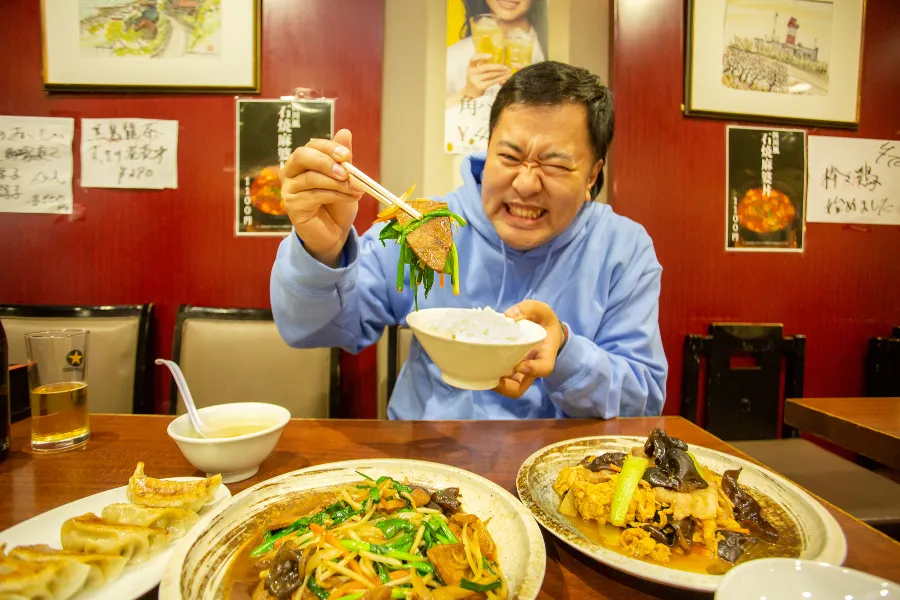 先を考える余裕がないくらい“今”を懸命に―とにかく明るい安村を支えた「オアシス飯」