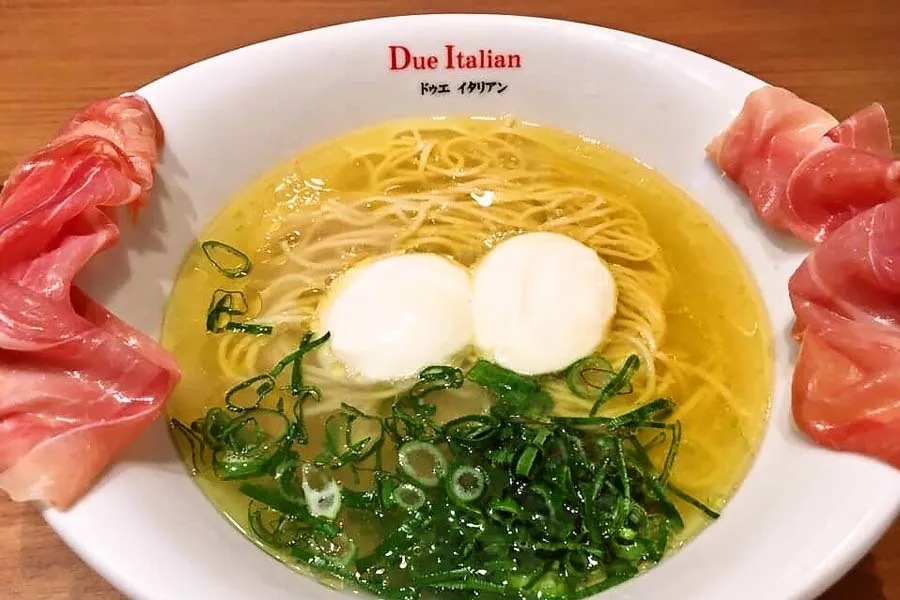 8割が女性のラーメン店！市ケ谷「ドゥエイタリアン」