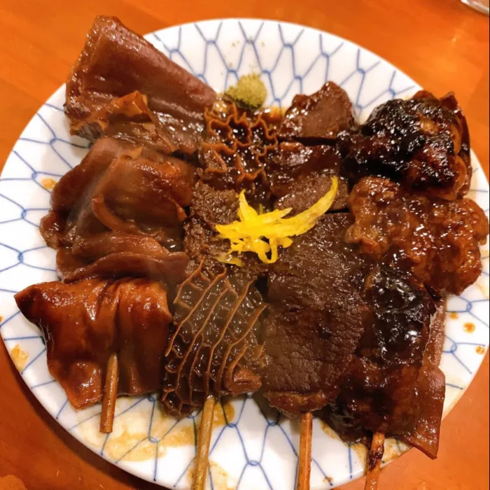▲「美味ぇ津゛」の芝浦牛煮込み