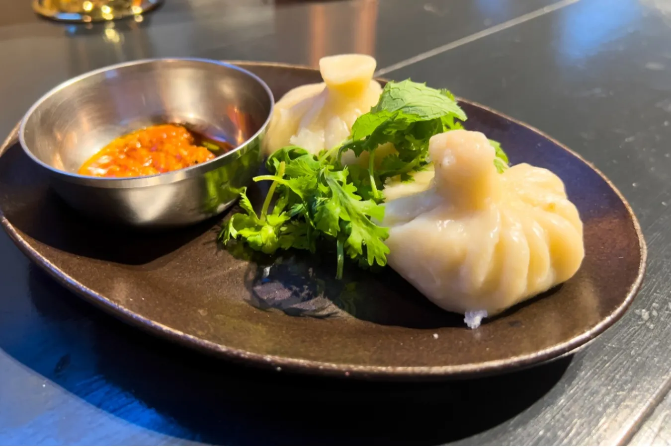 ▲珍しいジョージアの水餃子「ヒンカリ」（1個あたり280円）。モンゴル帝国の支配下にあった時代の影響を受けている
