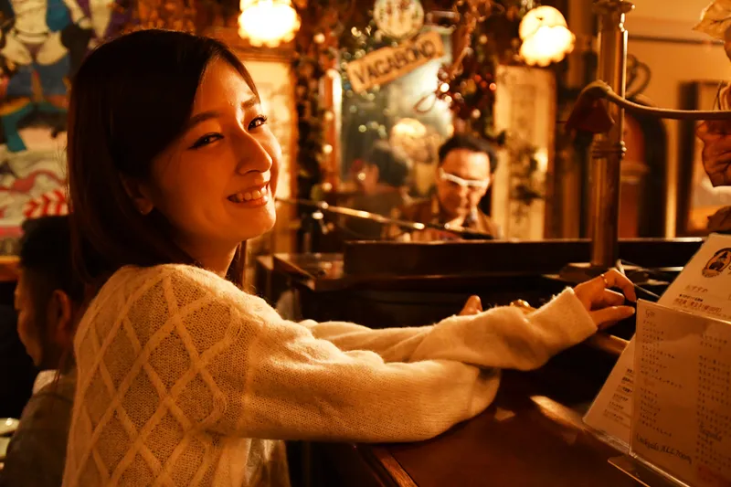 【新宿】JAZZの生演奏が聴ける！NYタイムズも取り上げた老舗居酒屋で大人デート