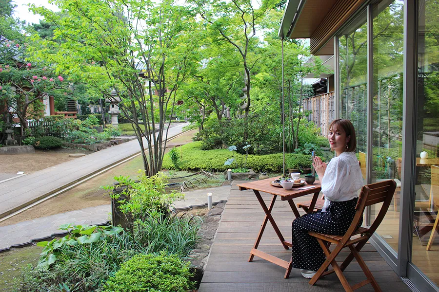 「え、ここ池袋？」緑が絶景なお寺カフェでのランチはリフレッシュに最高だ！