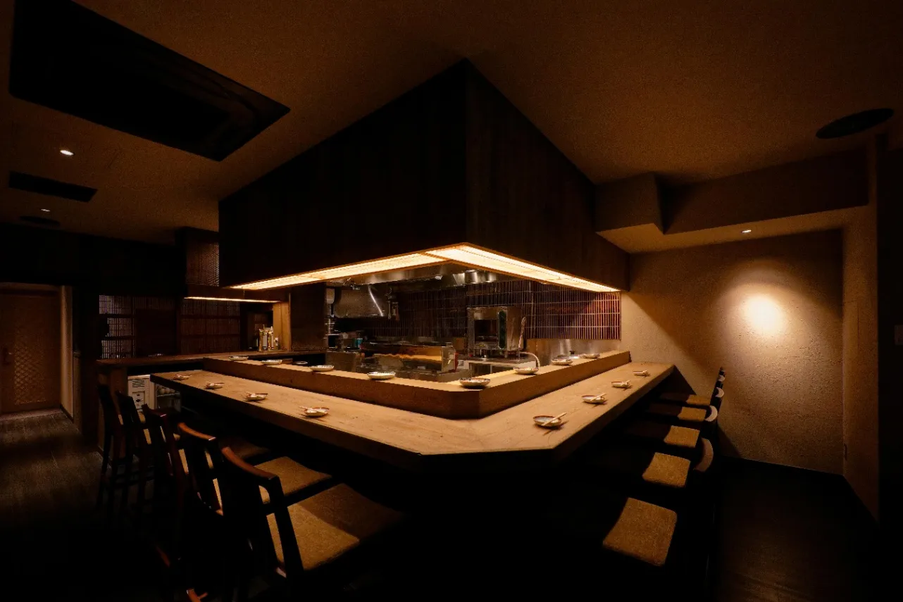 “おもてなし”を大切にする焼鳥屋「勝どき 焼鳥 一石三鳥」がニューオープン！_1987439