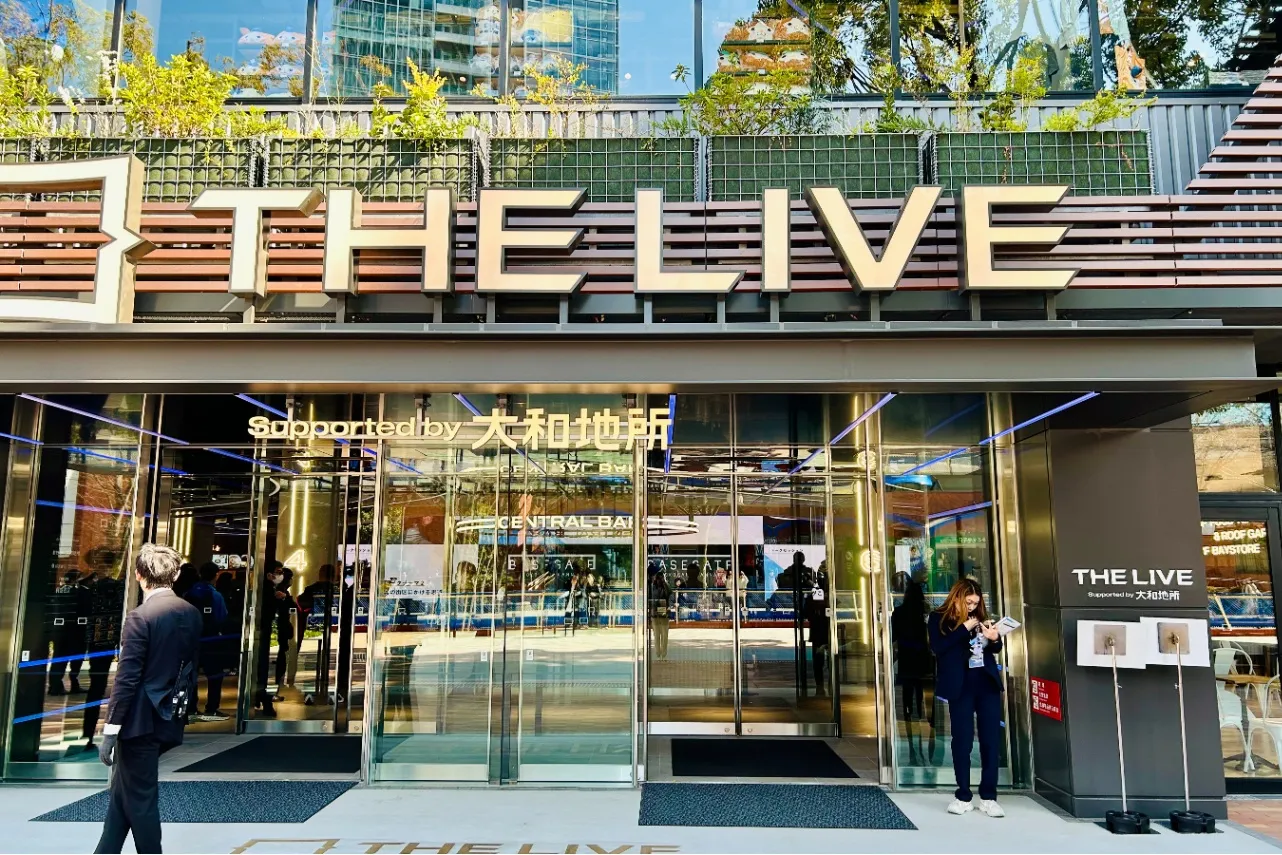 ▲「THE LIVE Supported by 大和地所」外観（撮影：レッツエンジョイ東京編集部）
