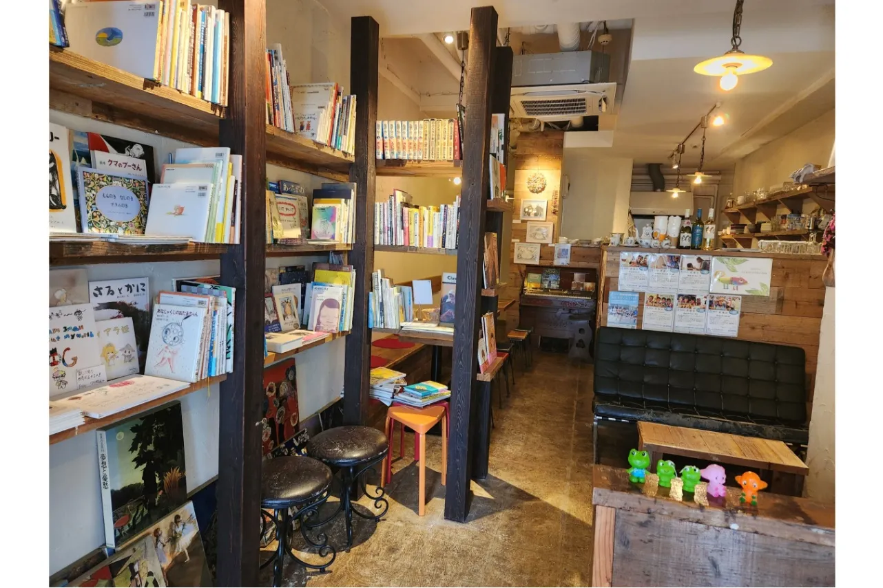 ▲Bookcafe days内観