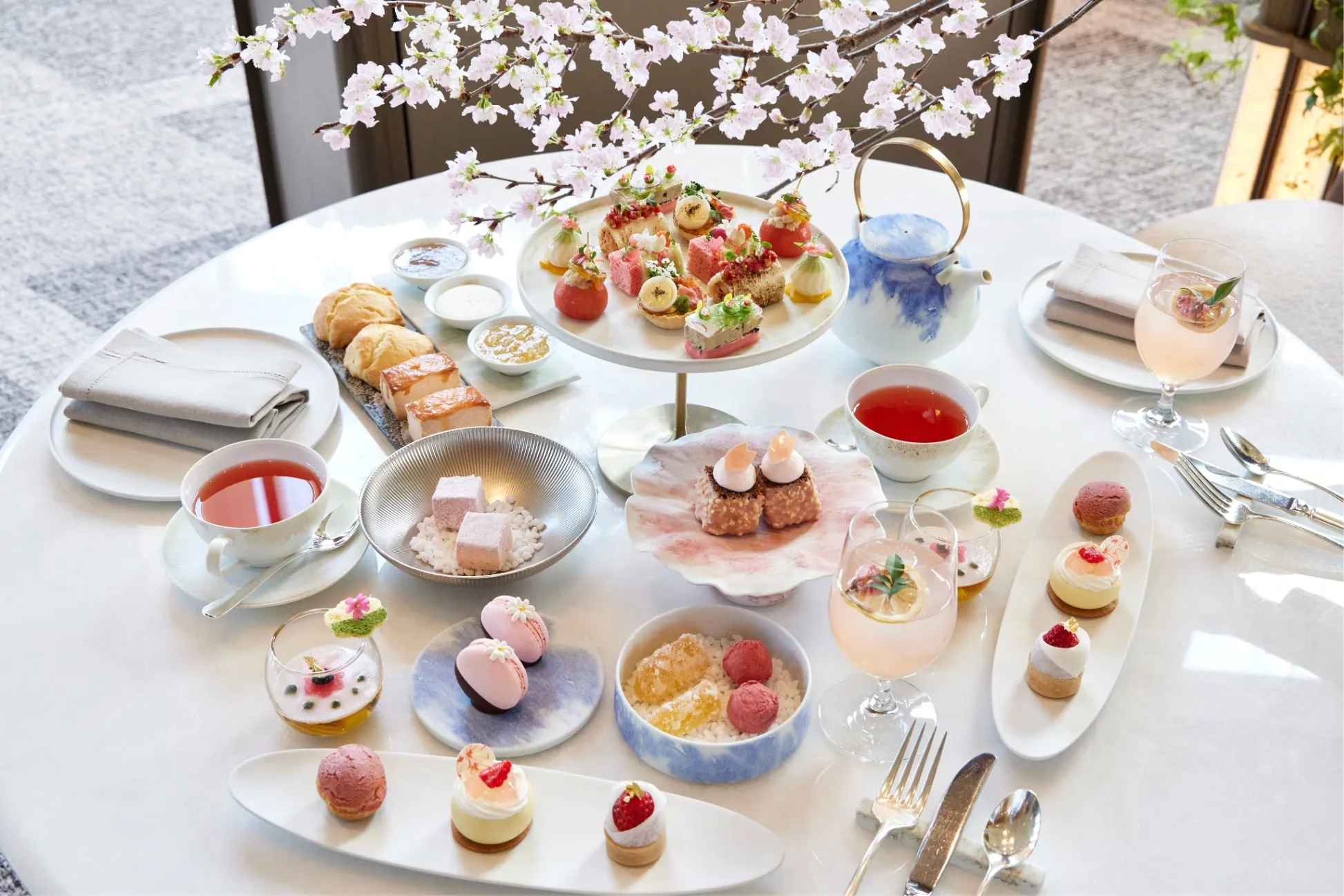 【ザ・リッツ・カールトン東京】桜アフタヌーンティーが登場！和を感じる桜スイーツも