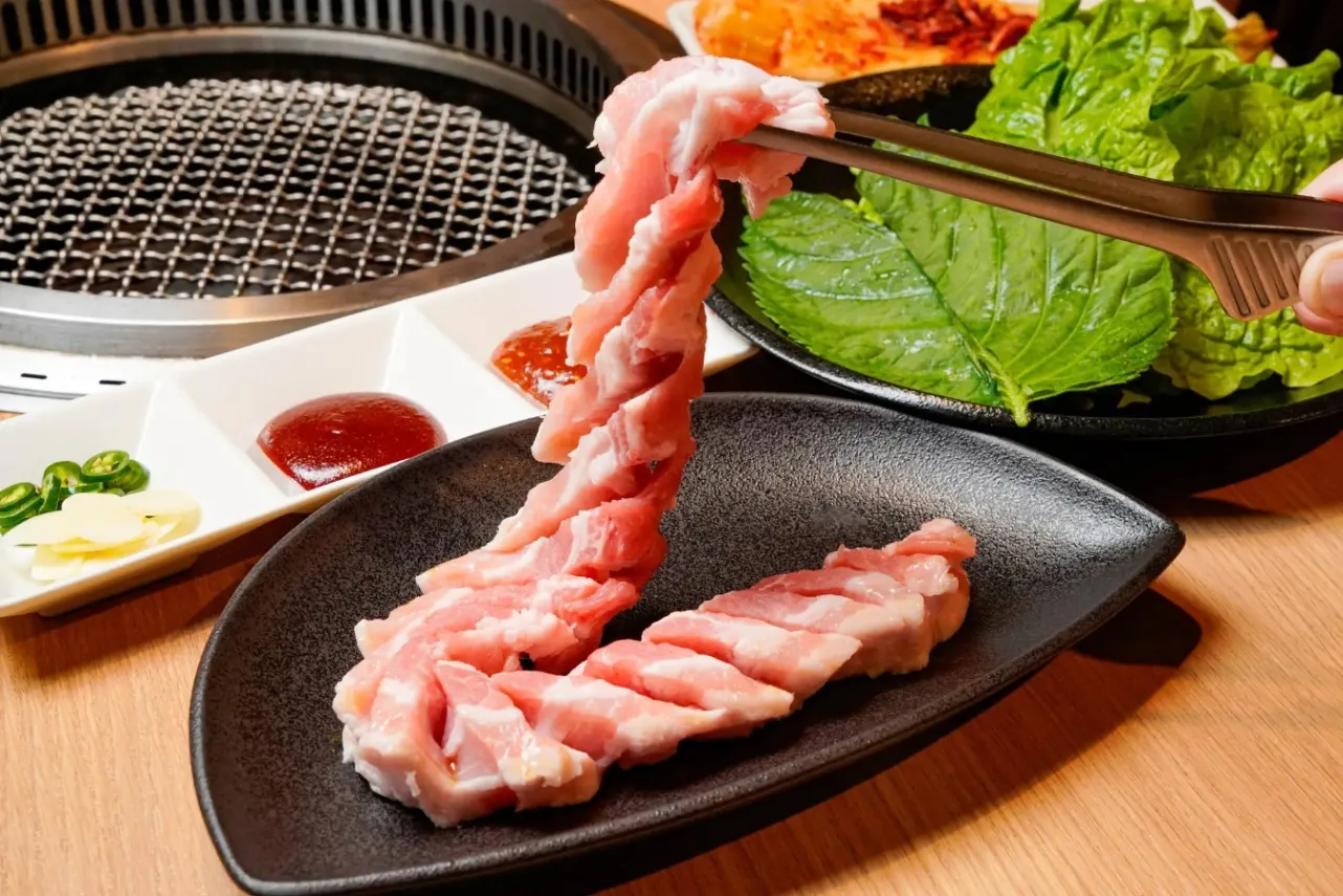 ソウルさながらの“韓国焼肉”を赤羽で！「サムギョプサル★韓国屋台 マシッタ・マシッタ」オープン_2208235