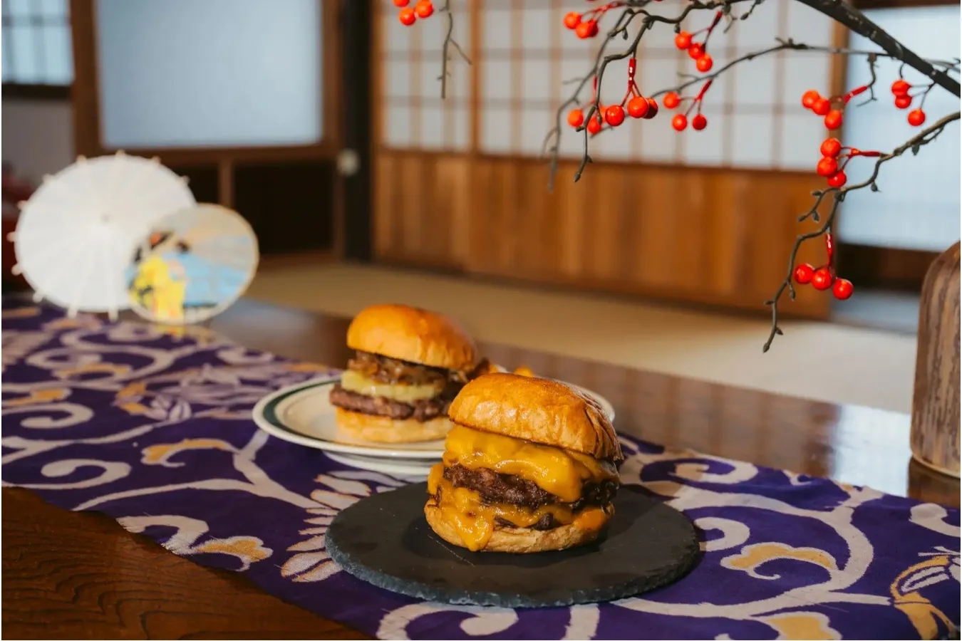 斬新な縦切りバーガーも!ハンバーガーショップ「ブリスクスタンド」が水道橋にオープン_2678465