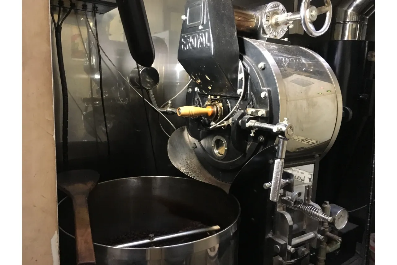 銀座で愛される喫茶店「炭火焙煎珈琲.凛」が銀座3丁目へ移転オープン！_3936597