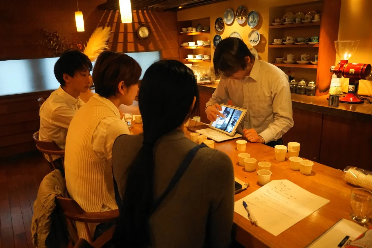 銀座で愛される喫茶店「炭火焙煎珈琲.凛」が銀座3丁目へ移転オープン！_3936599