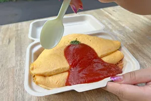 タマゴ好き必食!表参道「little pool coffee」の“無限オムライス”