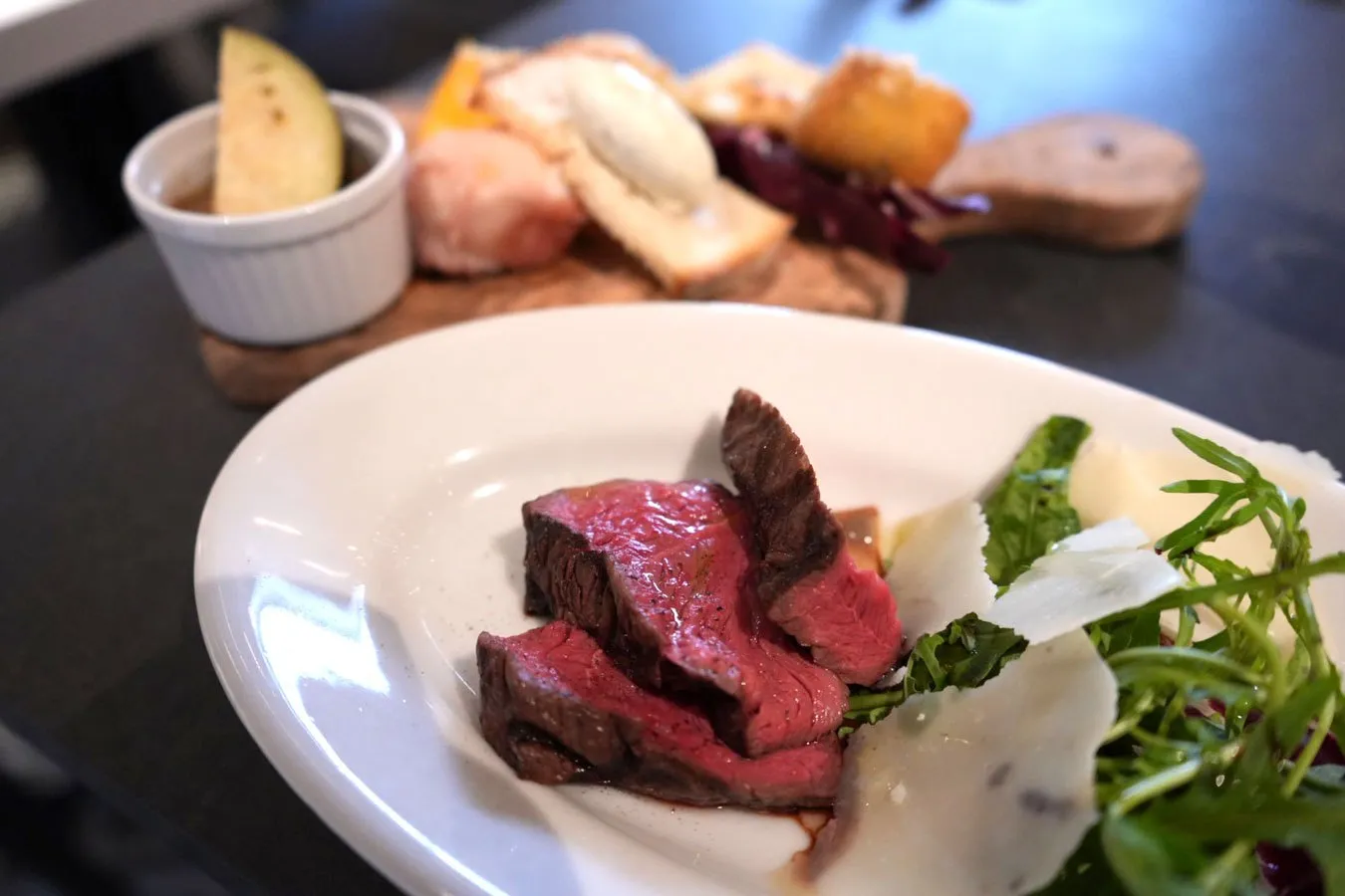 ▲「黒毛和牛のタリアータ」（980円）