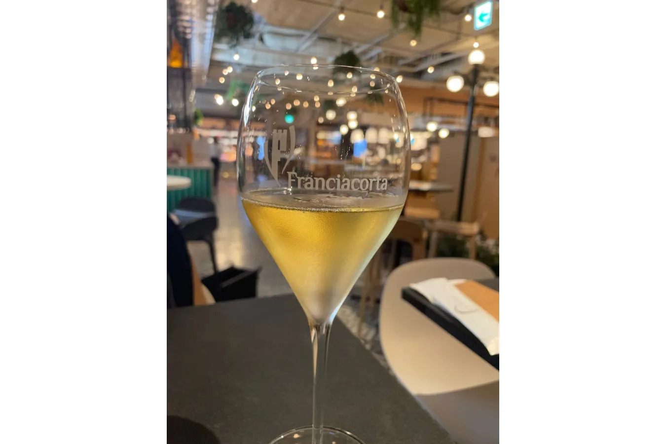 ▲「フランチャコルタ・ブリュット・キュヴェ・プレステージ・エディツィオーネ」（1杯1,480円）