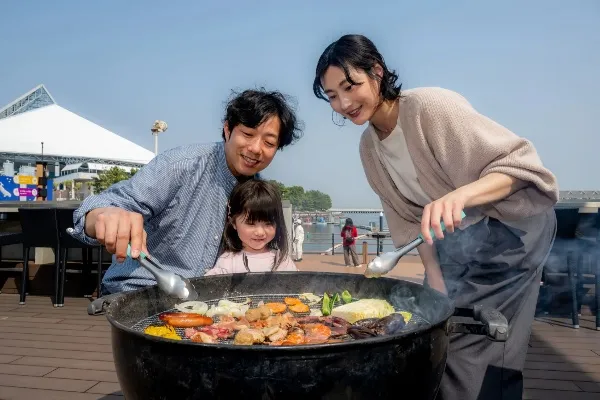 シーパラの海辺で本格BBQ！「Seafood ＆ Grill YAKIYA」