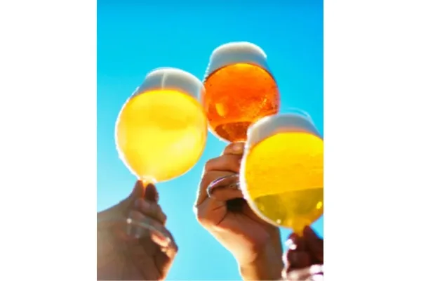 キンキンに冷えたビールで乾杯！「森のビアガーデン」